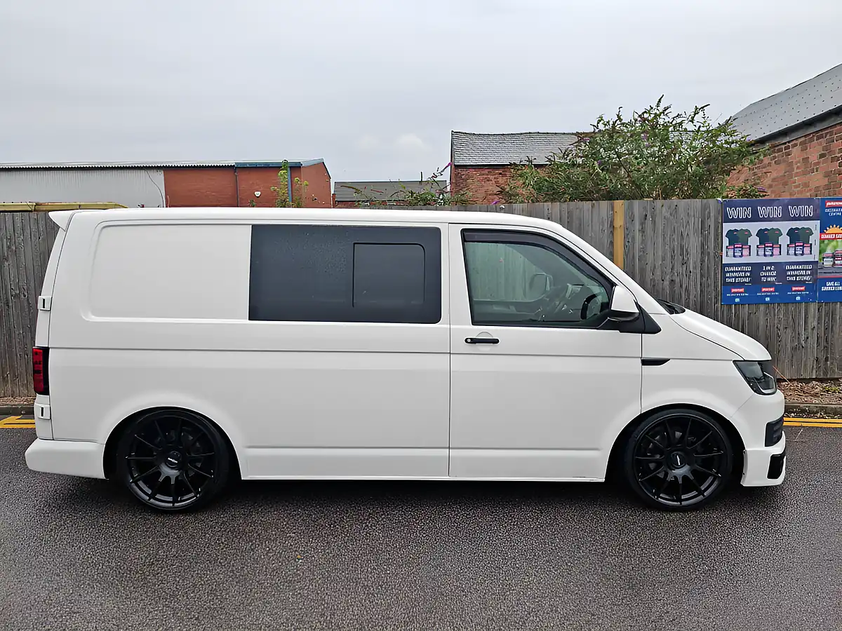 Used 2015 Volkswagen Transporter Startline White - Interior and Exterior details 7