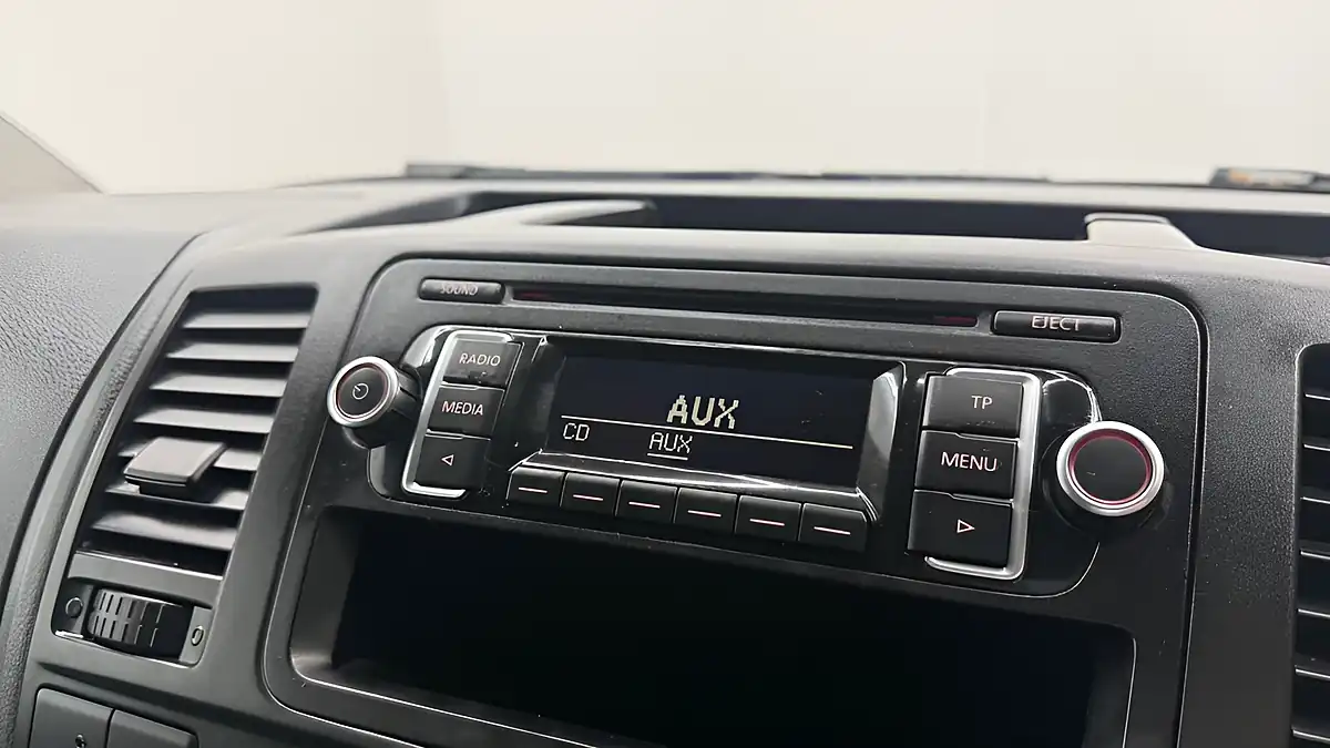 Used 2015 Volkswagen Transporter Startline White - Interior and Exterior details 17