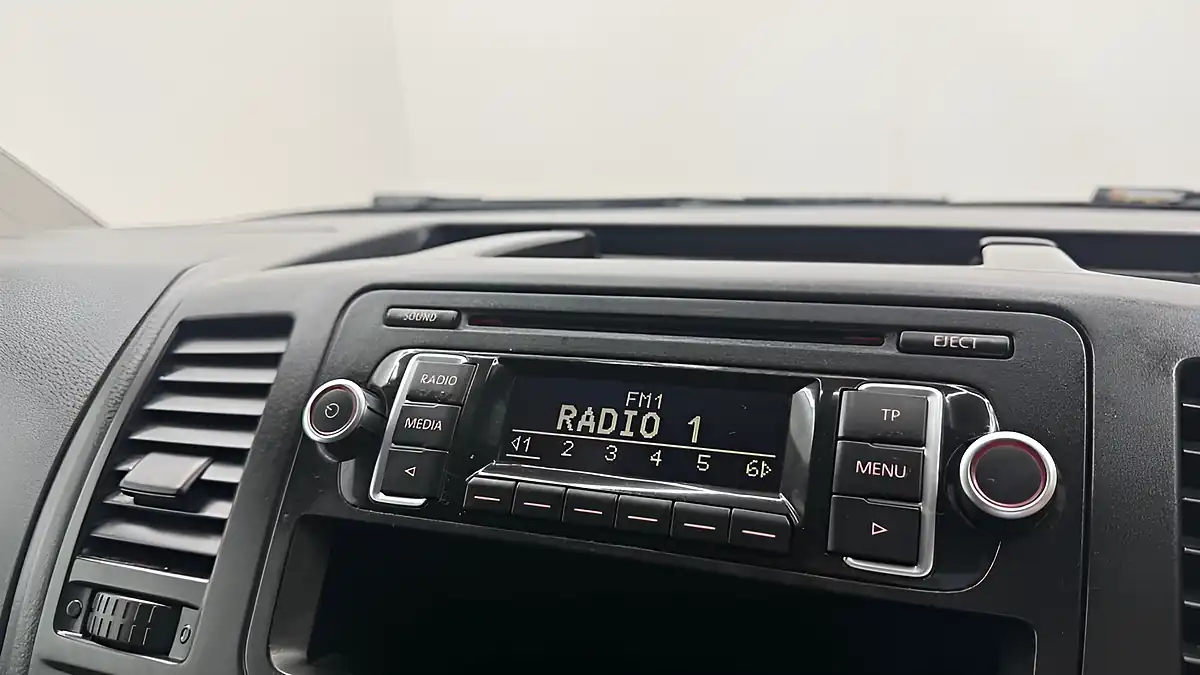 Used 2015 Volkswagen Transporter Startline White - Interior and Exterior details 18