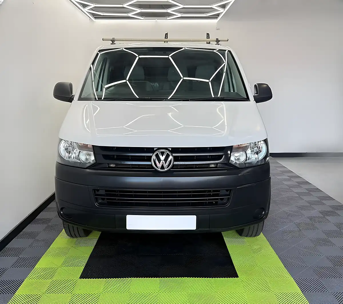Used 2015 Volkswagen Transporter Startline White - Interior and Exterior details 4