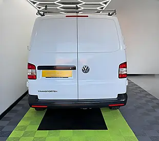 Used 2015 Volkswagen Transporter Startline White - Interior and Exterior details 5