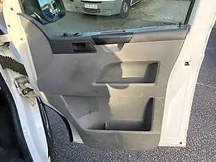 Used 2015 Volkswagen Transporter Startline White - Interior and Exterior details 10