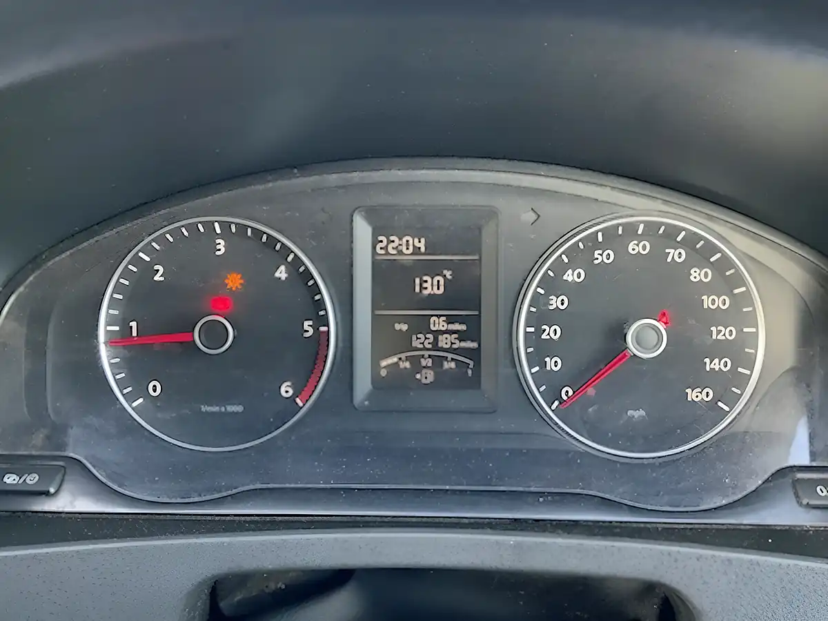 Used 2015 Volkswagen Transporter Startline White - Interior and Exterior details 16