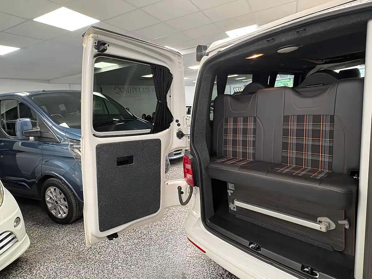 Used 2015 Volkswagen Transporter T28 Trendline Startline White - Interior and Exterior details 19