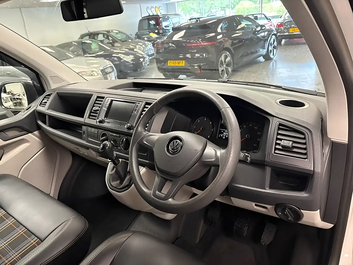 Used 2015 Volkswagen Transporter T28 Trendline Startline White - Interior and Exterior details 2