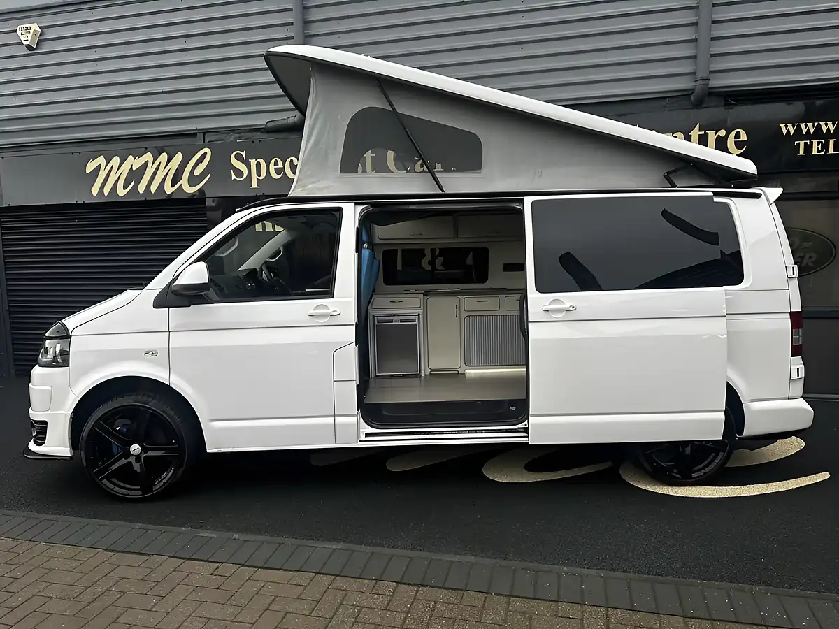 Used 2015 Volkswagen Transporter T30 Trendline White - Front View