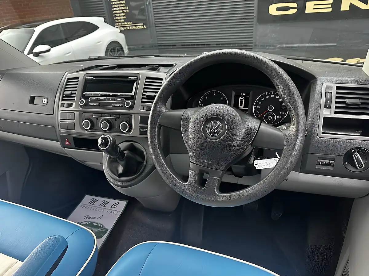 Used 2015 Volkswagen Transporter T30 Trendline White - Interior and Exterior details 15