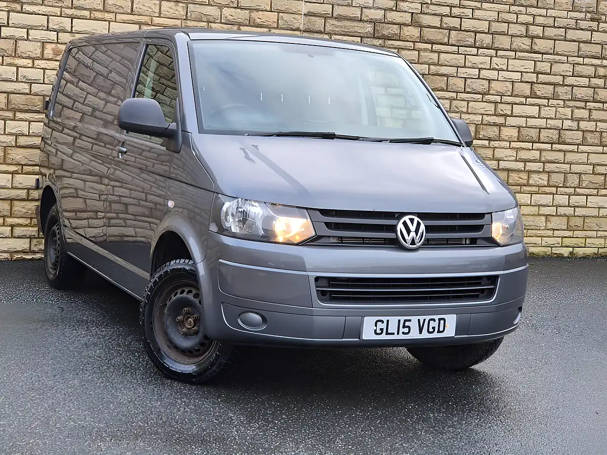 Used 2015 Volkswagen Transporter Trendline Grey - Front View