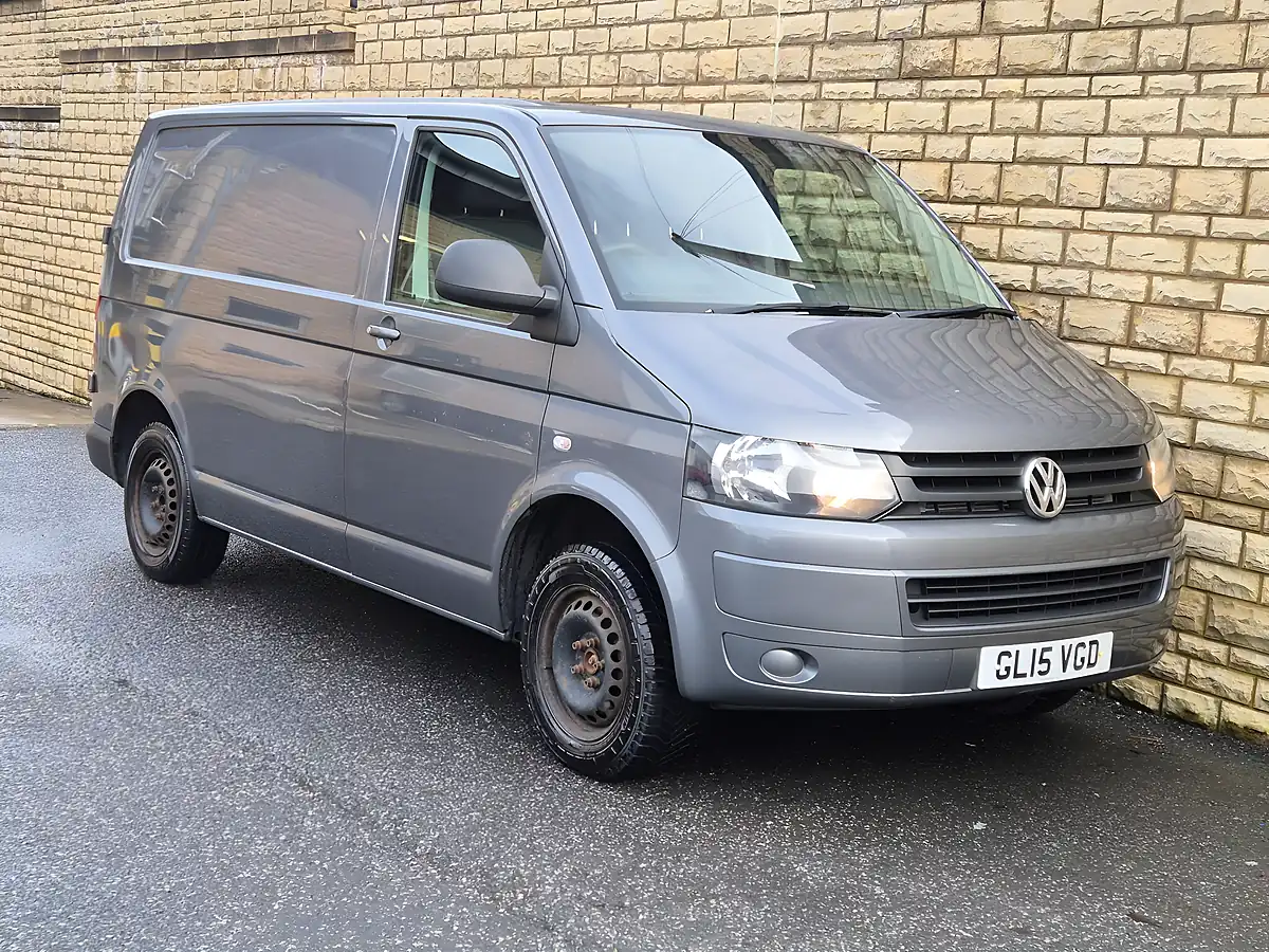 Used 2015 Volkswagen Transporter Trendline Grey - Interior and Exterior details 11