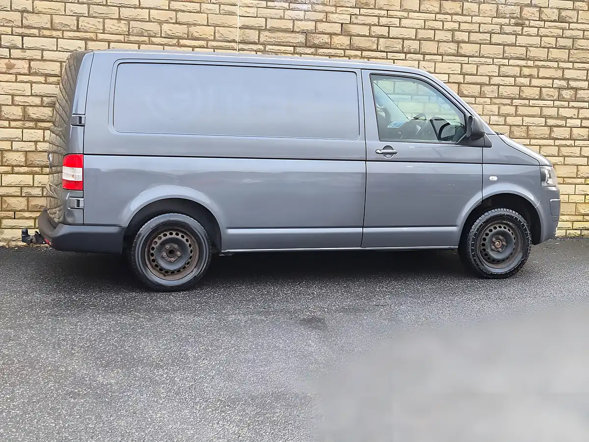 Used 2015 Volkswagen Transporter Trendline Grey - Interior and Exterior details 15