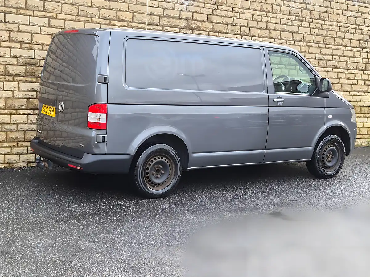 Used 2015 Volkswagen Transporter Trendline Grey - Interior and Exterior details 16