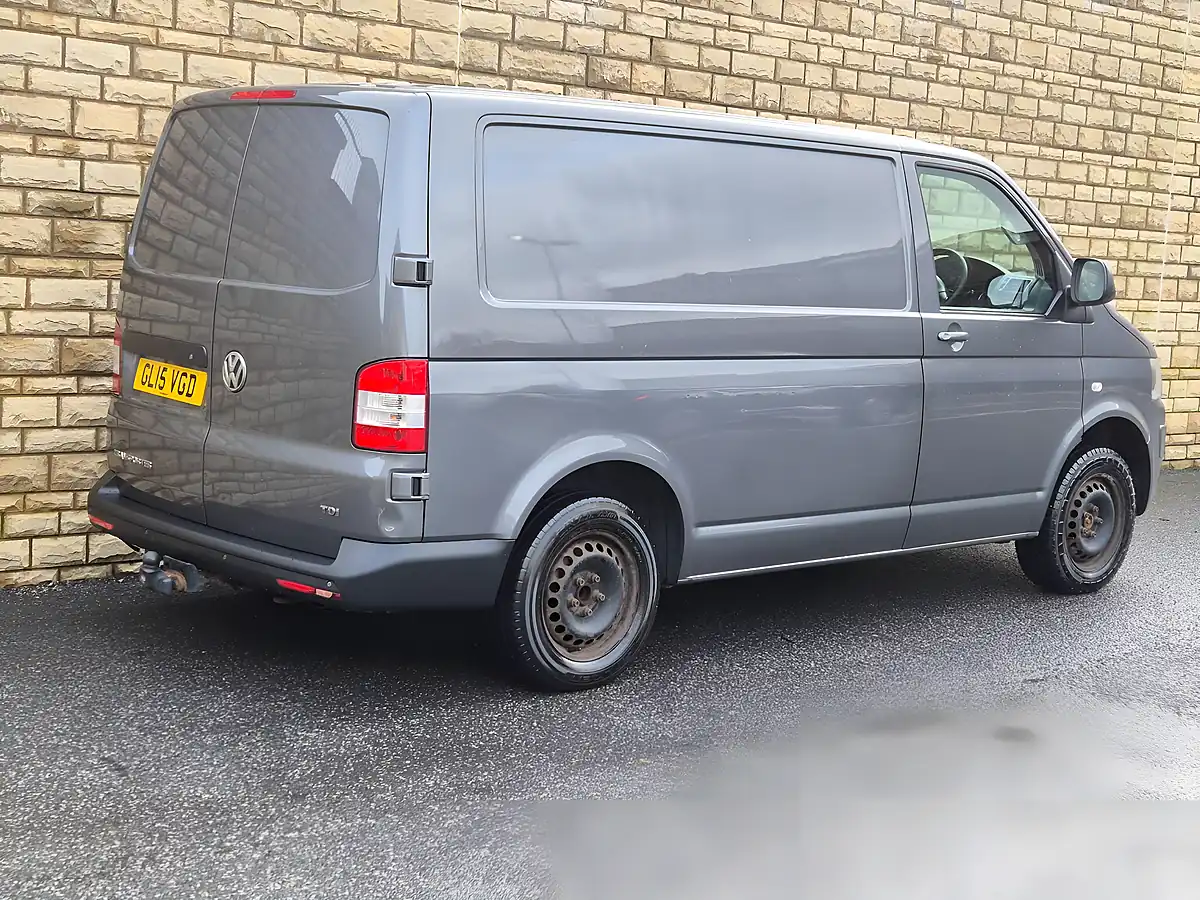 Used 2015 Volkswagen Transporter Trendline Grey - Interior and Exterior details 17