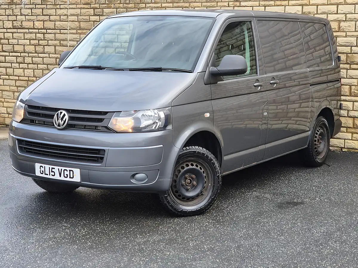 Used 2015 Volkswagen Transporter Trendline Grey - Interior and Exterior details 3