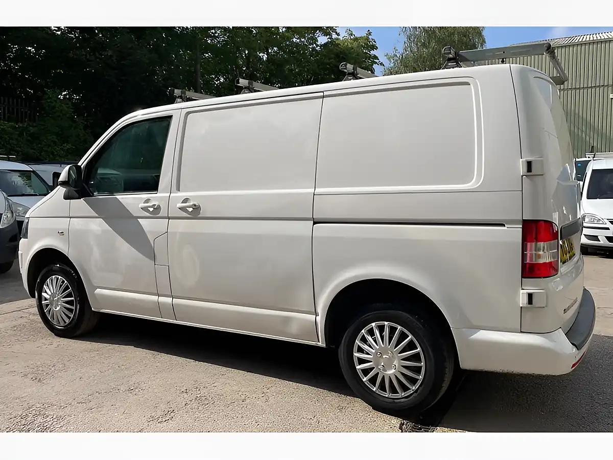 Used 2015 Volkswagen Transporter Trendline White - Interior and Exterior details 10