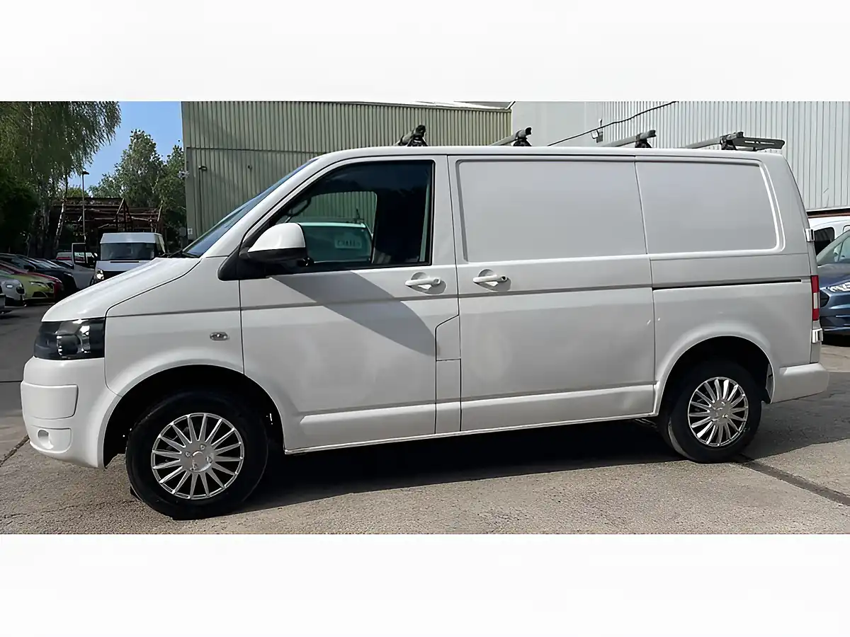 Used 2015 Volkswagen Transporter Trendline White - Interior and Exterior details 11