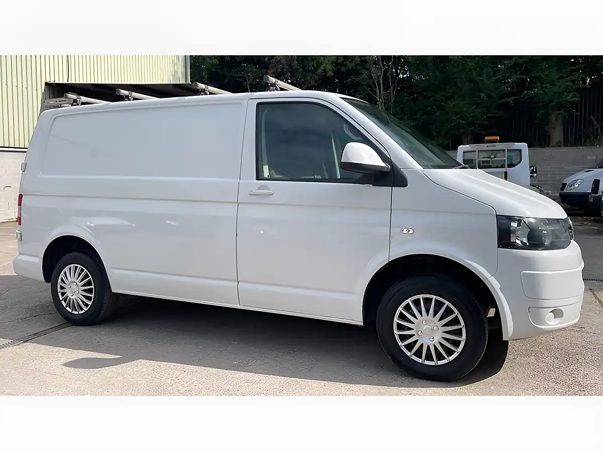 Used 2015 Volkswagen Transporter Trendline White - Interior and Exterior details 4