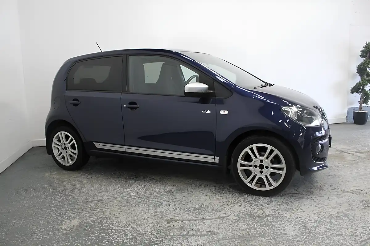 Used 2015 Volkswagen Up! Club Up! Blue - Interior and Exterior details 3