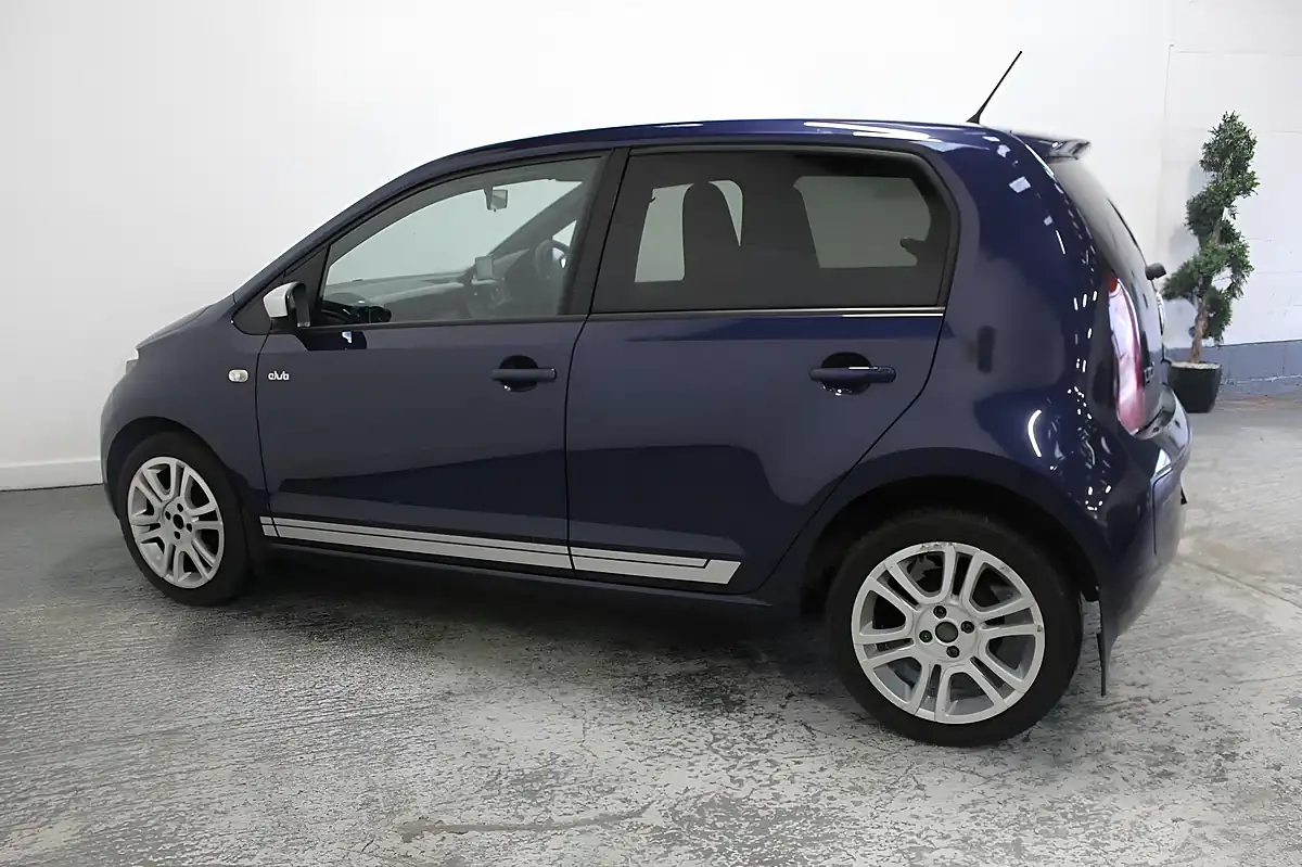 Used 2015 Volkswagen Up! Club Up! Blue - Interior and Exterior details 7