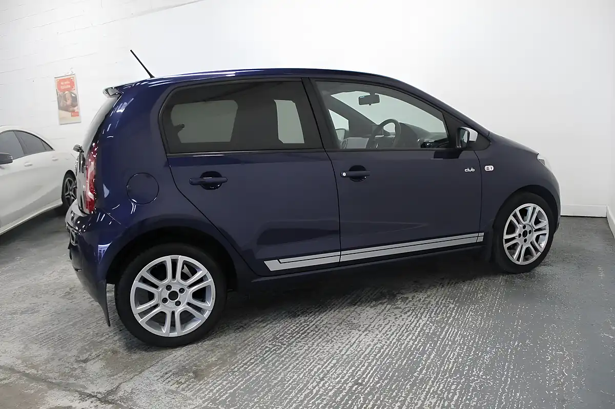 Used 2015 Volkswagen Up! Club Up! Blue - Interior and Exterior details 8