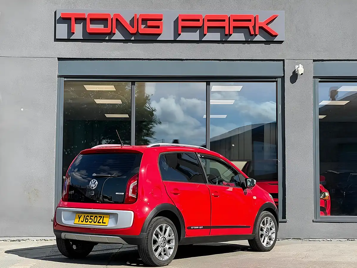Used 2015 Volkswagen Up! Cross Red - Interior and Exterior details 10