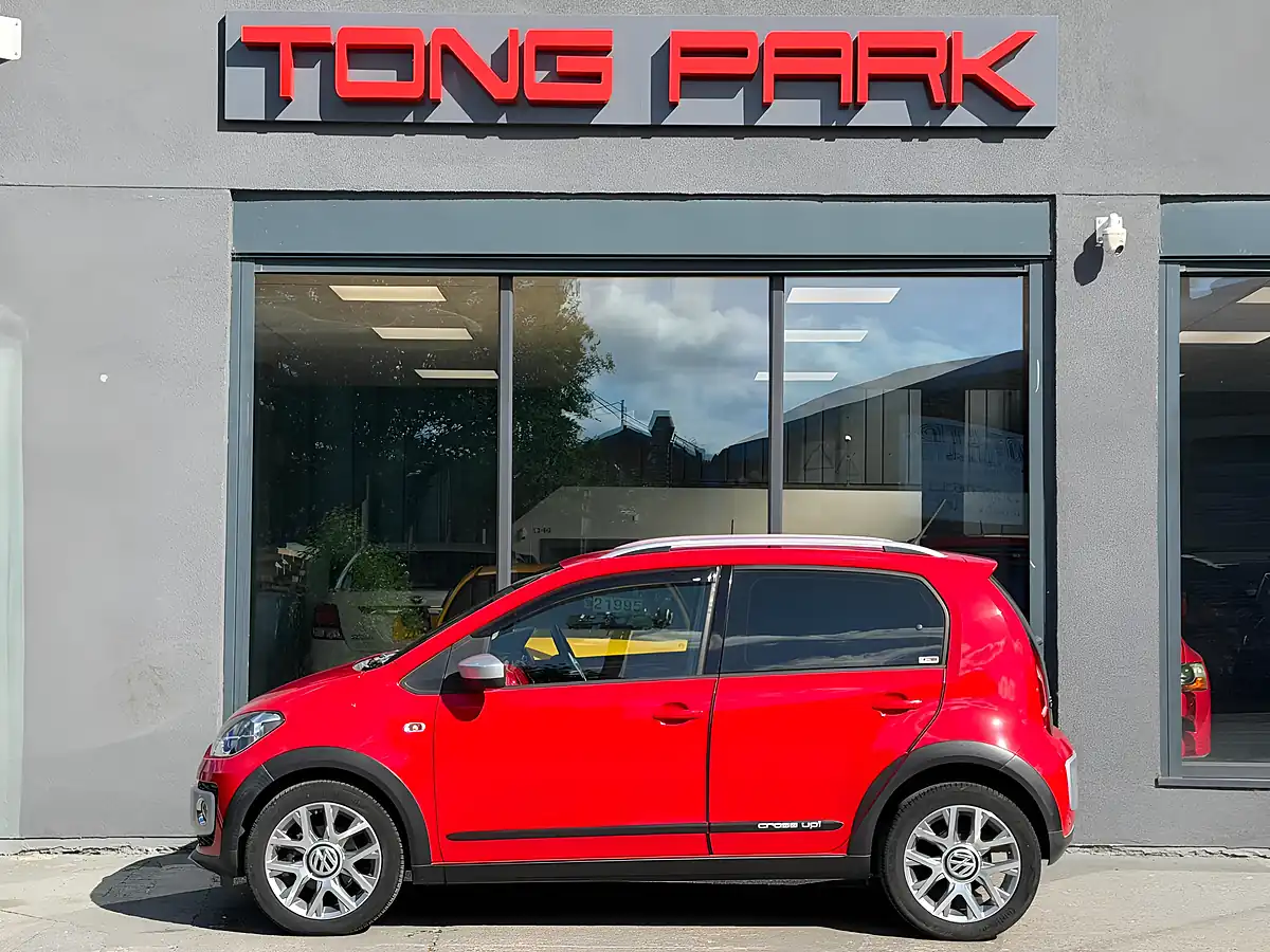 Used 2015 Volkswagen Up! Cross Red - Interior and Exterior details 12