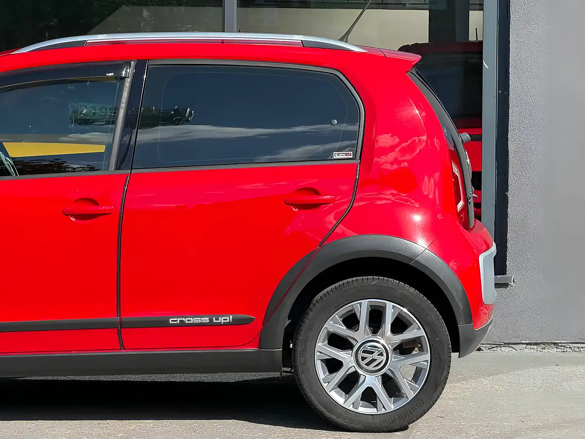 Used 2015 Volkswagen Up! Cross Red - Interior and Exterior details 13