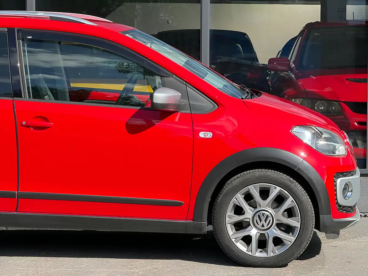 Used 2015 Volkswagen Up! Cross Red - Interior and Exterior details 8