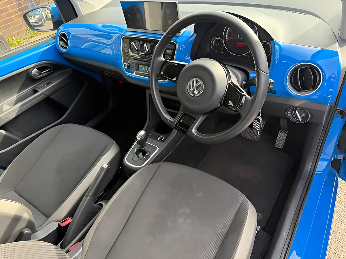 Used 2015 Volkswagen Up! High Up! Blue - Interior and Exterior details 10
