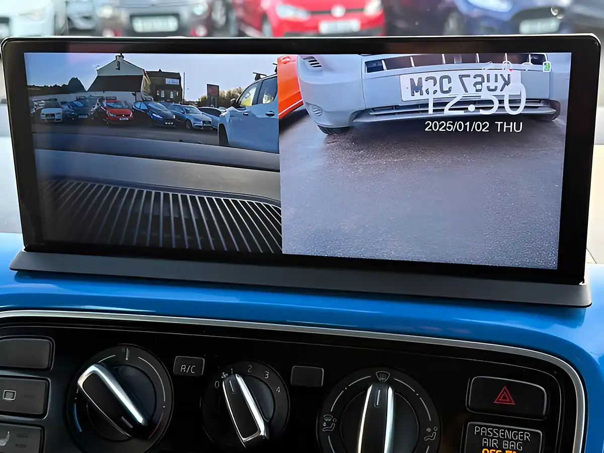 Used 2015 Volkswagen Up! High Up! Blue - Interior and Exterior details 14