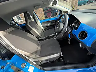 Used 2015 Volkswagen Up! High Up! Blue - Interior and Exterior details 18