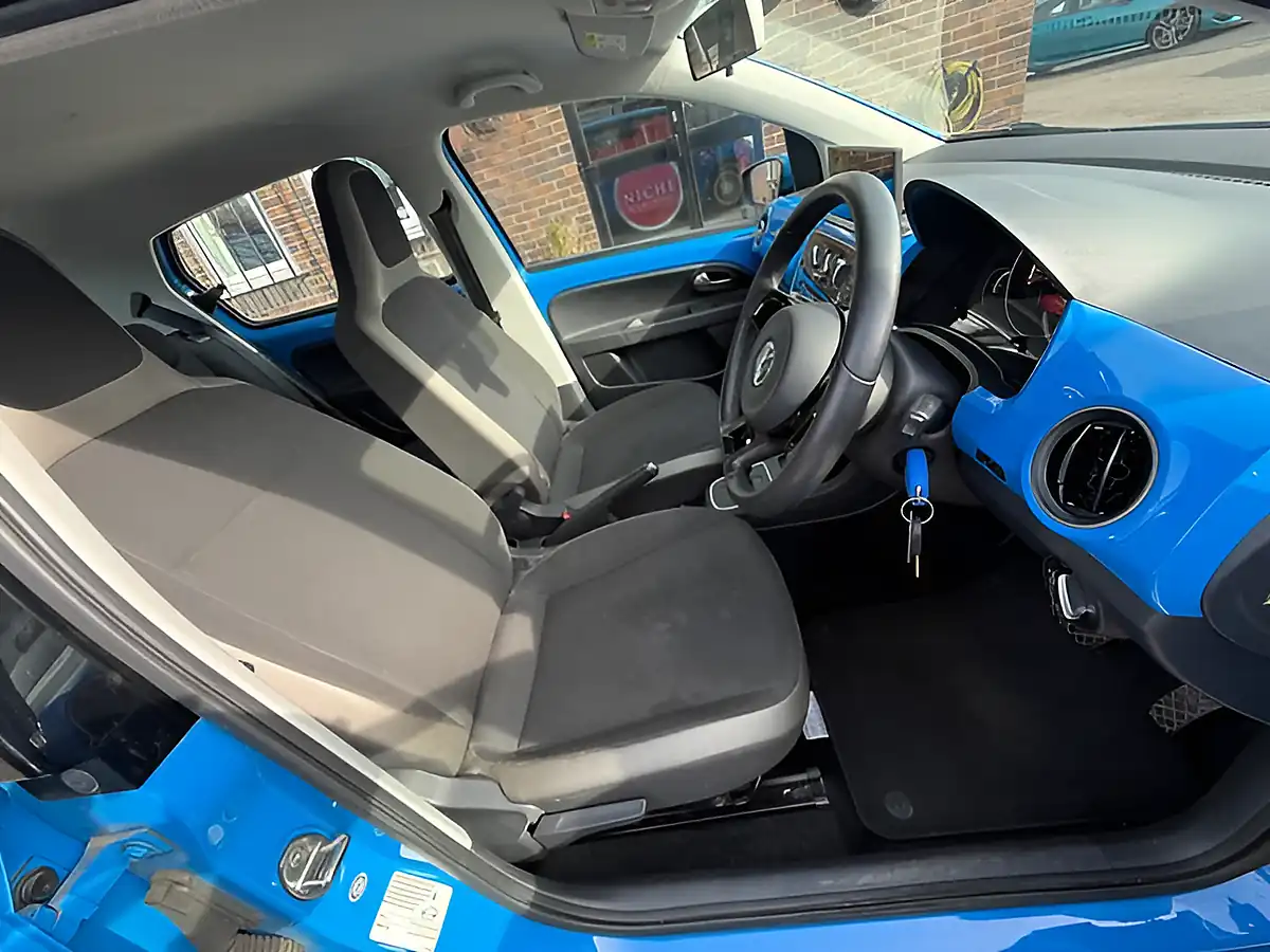 Used 2015 Volkswagen Up! High Up! Blue - Interior and Exterior details 18