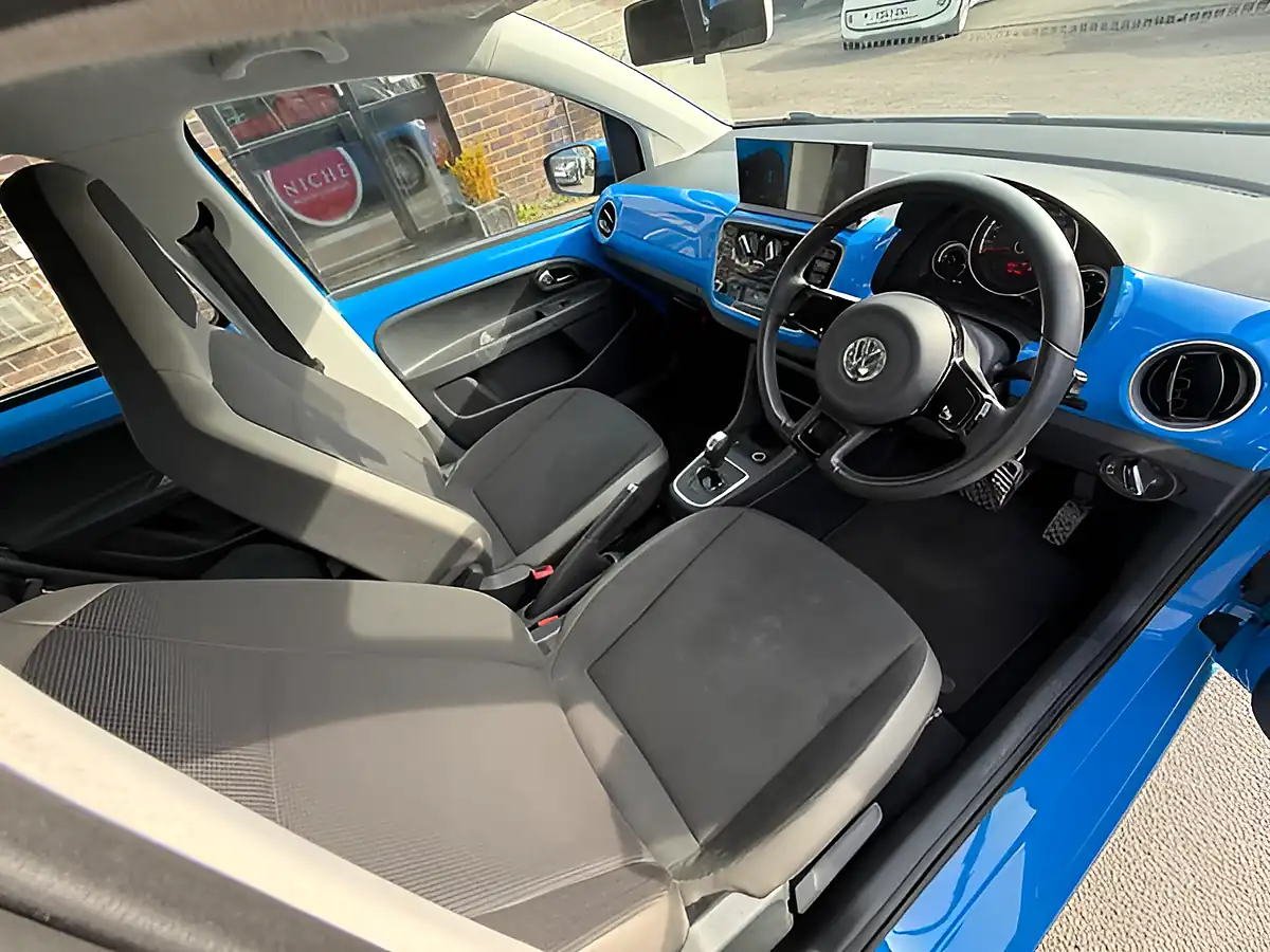 Used 2015 Volkswagen Up! High Up! Blue - Interior and Exterior details 19