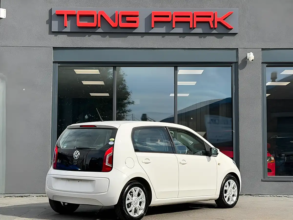 Used 2015 Volkswagen Up! High Up! Blue - Interior and Exterior details 10