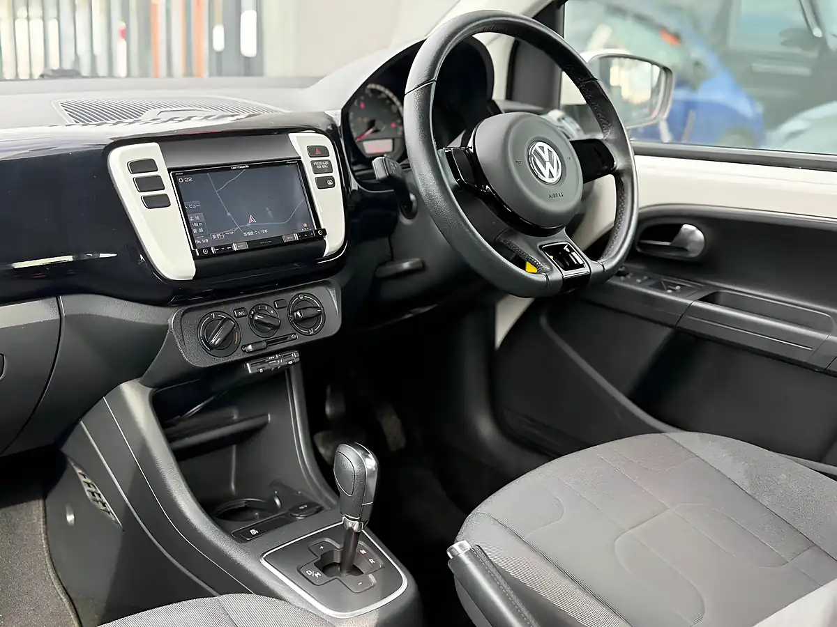 Used 2015 Volkswagen Up! High Up! Blue - Interior and Exterior details 3