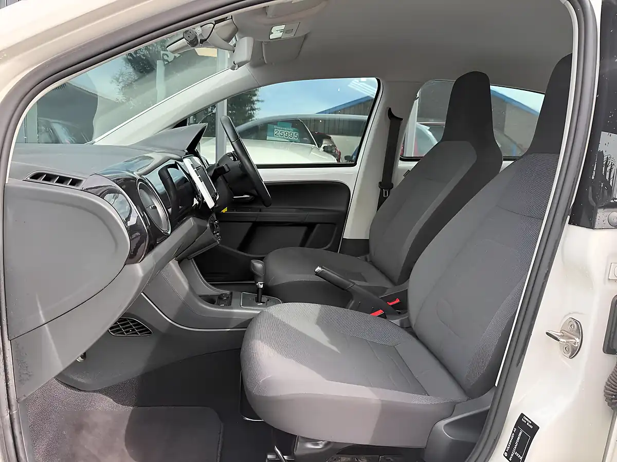 Used 2015 Volkswagen Up! High Up! Blue - Interior and Exterior details 4