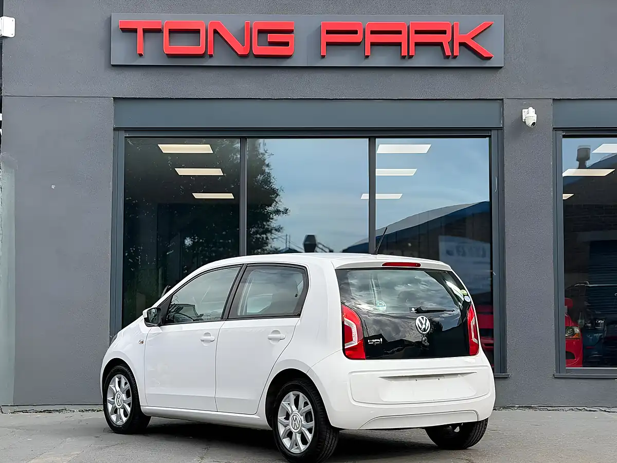 Used 2015 Volkswagen Up! High Up! Blue - Interior and Exterior details 5