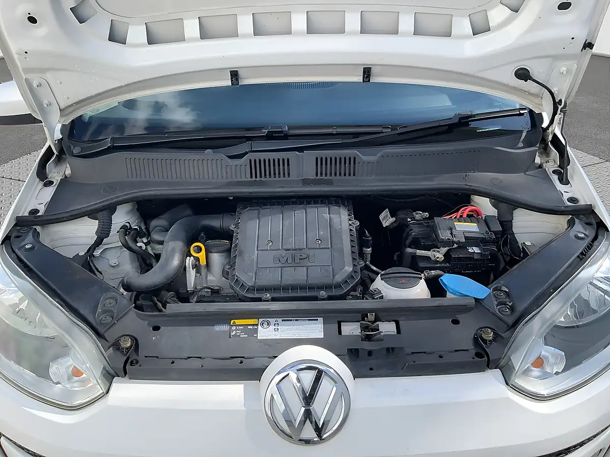 Used 2015 Volkswagen Up High Up Pearl - Interior and Exterior details 16