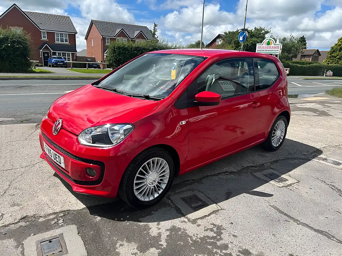 Used 2015 Volkswagen Up! High Up! Red - Interior and Exterior details 18