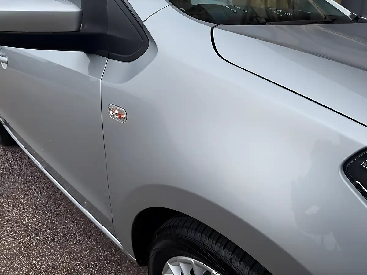 Used 2015 Volkswagen Up! High Up! Silver - Interior and Exterior details 16