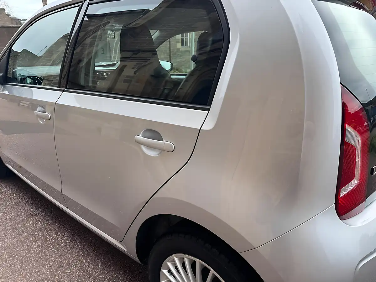 Used 2015 Volkswagen Up! High Up! Silver - Interior and Exterior details 9