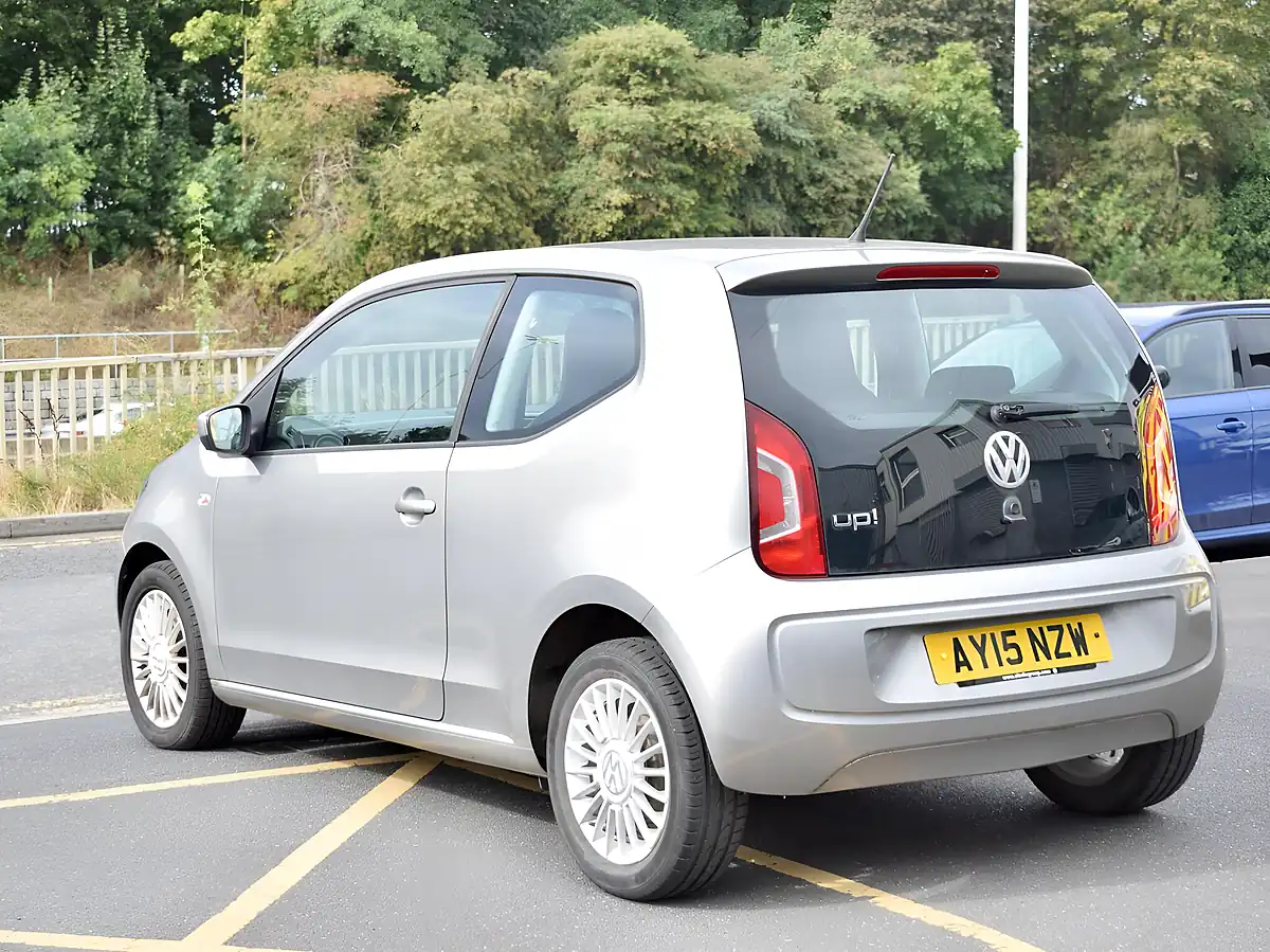 Used 2015 Volkswagen Up! High Up! Silver - Interior and Exterior details 5
