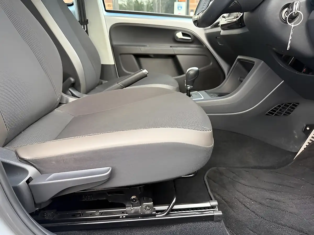 Used 2015 Volkswagen Up! High Up! Silver - Interior and Exterior details 10