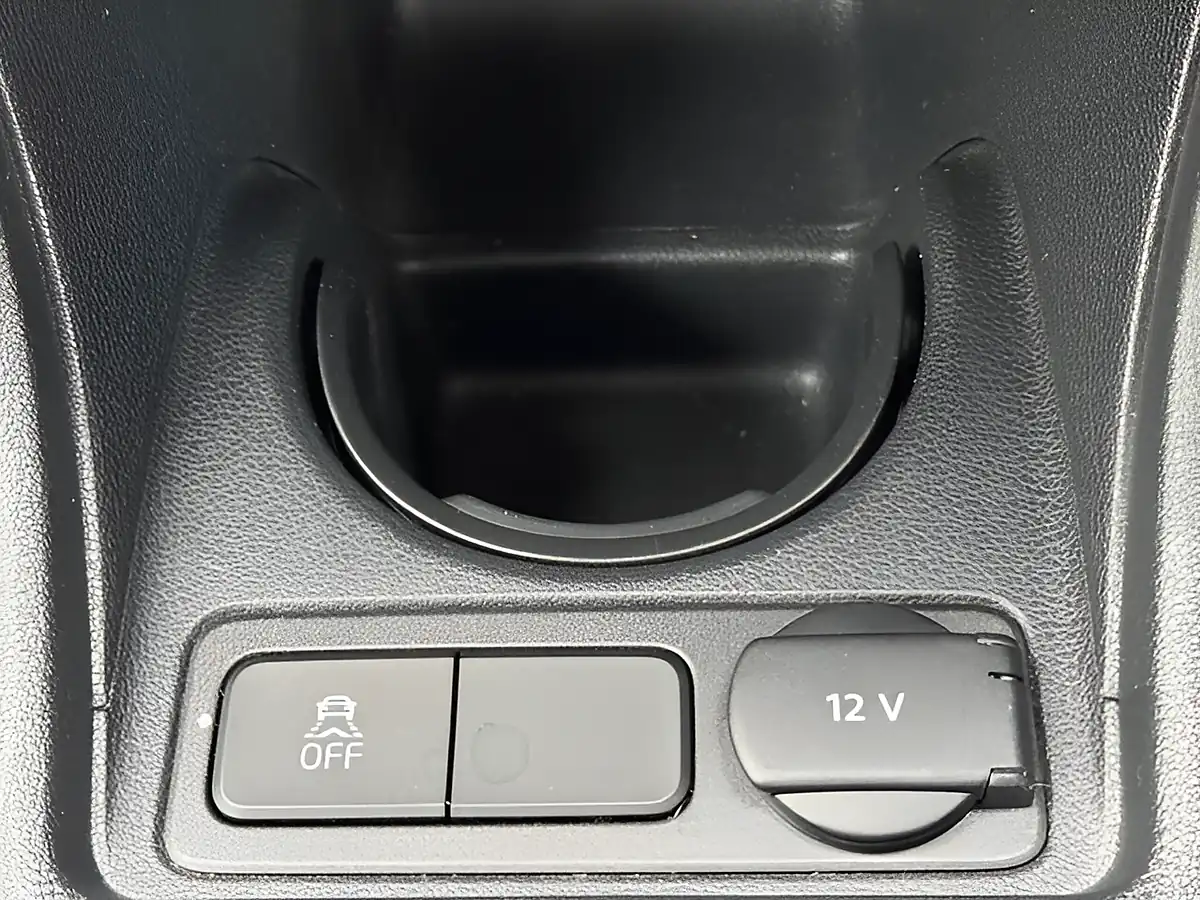 Used 2015 Volkswagen Up! High Up! Silver - Interior and Exterior details 16