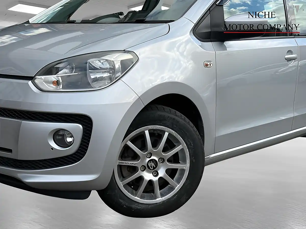 Used 2015 Volkswagen Up! High Up! Silver - Interior and Exterior details 18