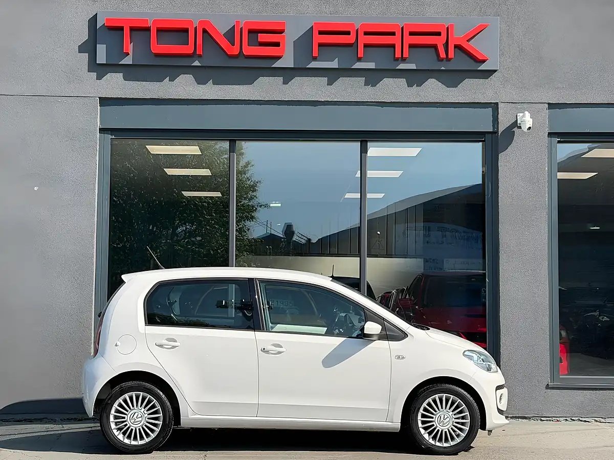 Used 2015 Volkswagen Up! High Up! White - Interior and Exterior details 11