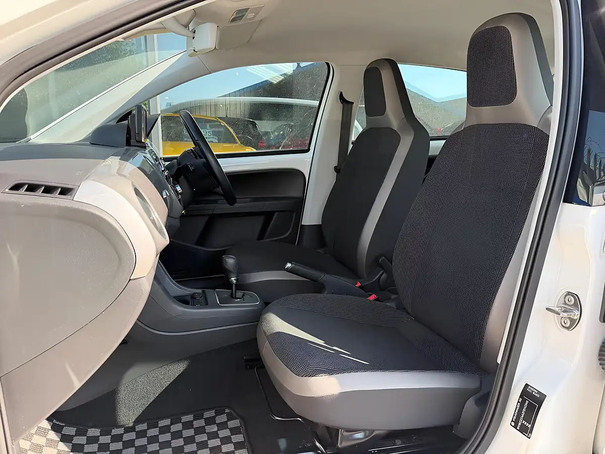 Used 2015 Volkswagen Up! High Up! White - Interior and Exterior details 14