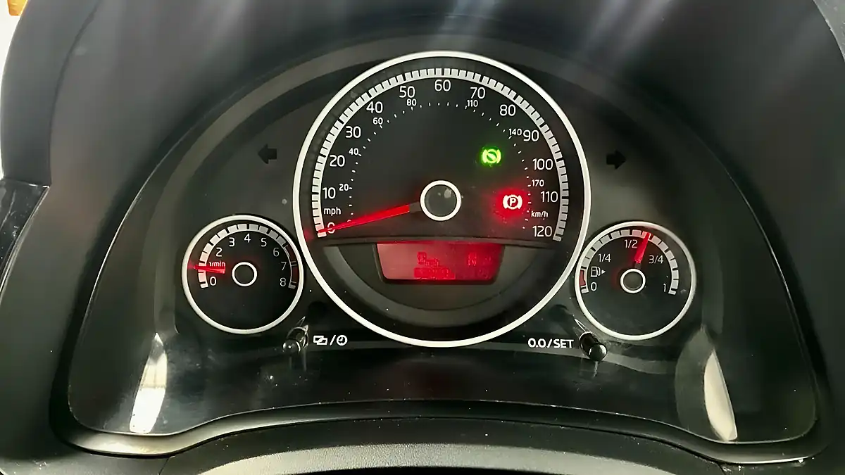 Used 2015 Volkswagen Up! High Up! White - Interior and Exterior details 11