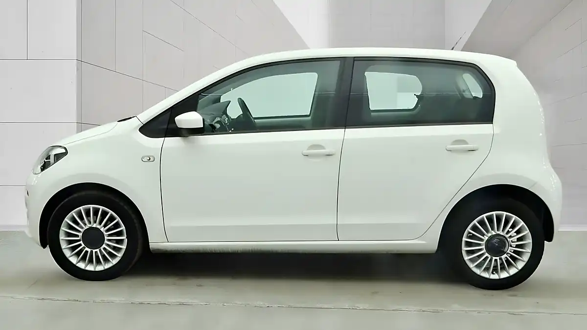 Used 2015 Volkswagen Up! High Up! White - Interior and Exterior details 4