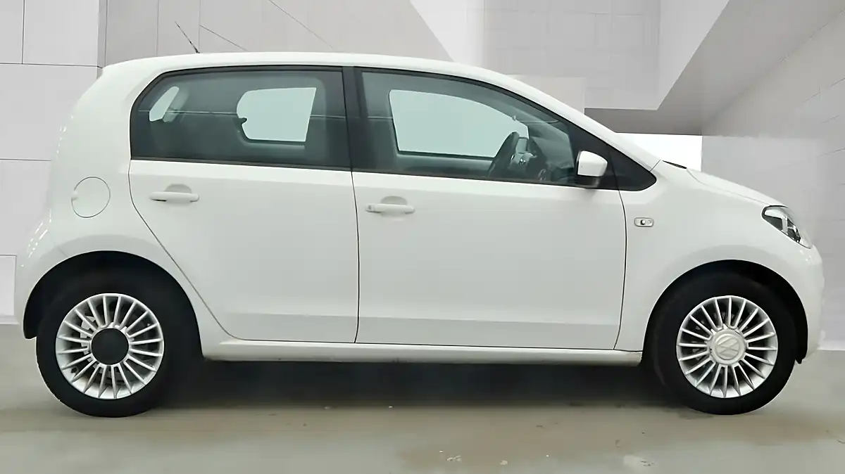 Used 2015 Volkswagen Up! High Up! White - Interior and Exterior details 9