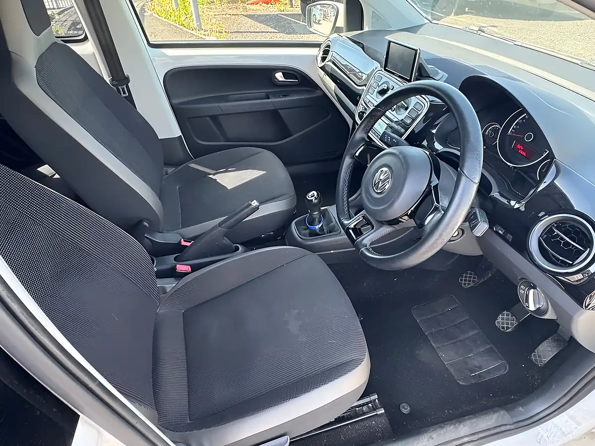 Used 2015 Volkswagen Up! High Up! White - Interior and Exterior details 11